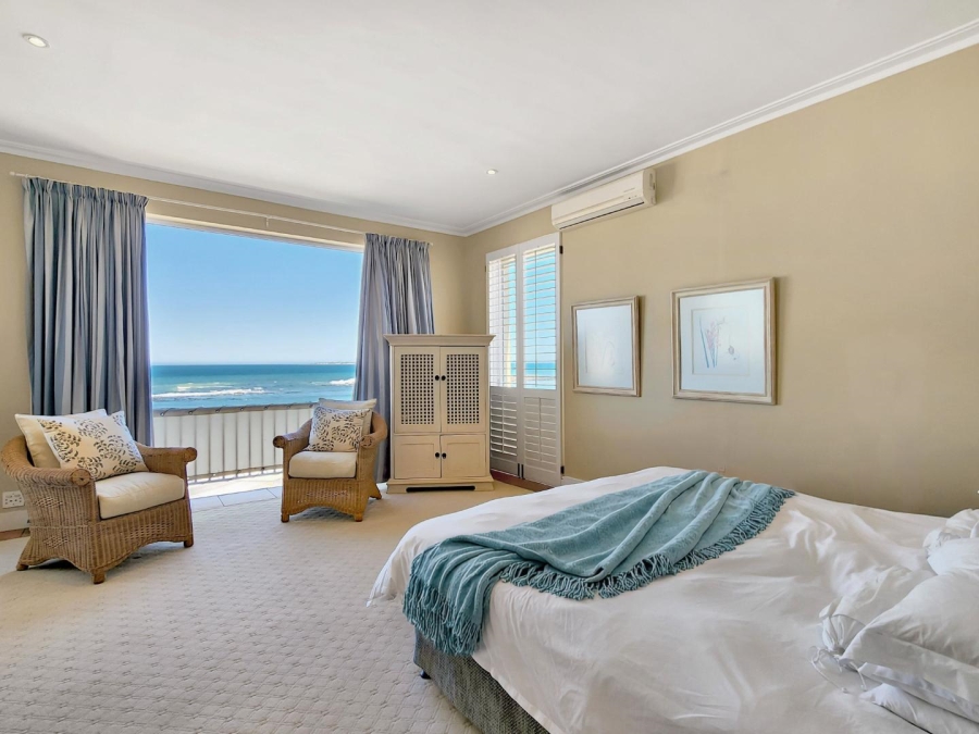 6 Bedroom Property for Sale in Bloubergstrand Western Cape